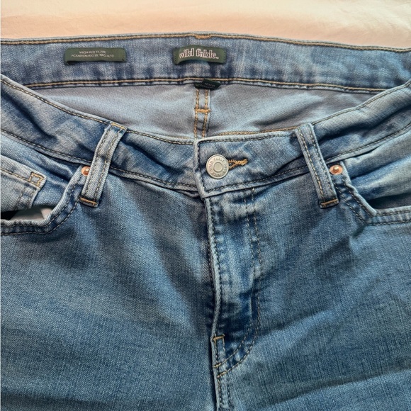 Wild Fable Women’s Light Wash Flare Jeans – Size 12 - Picture 6 of 6